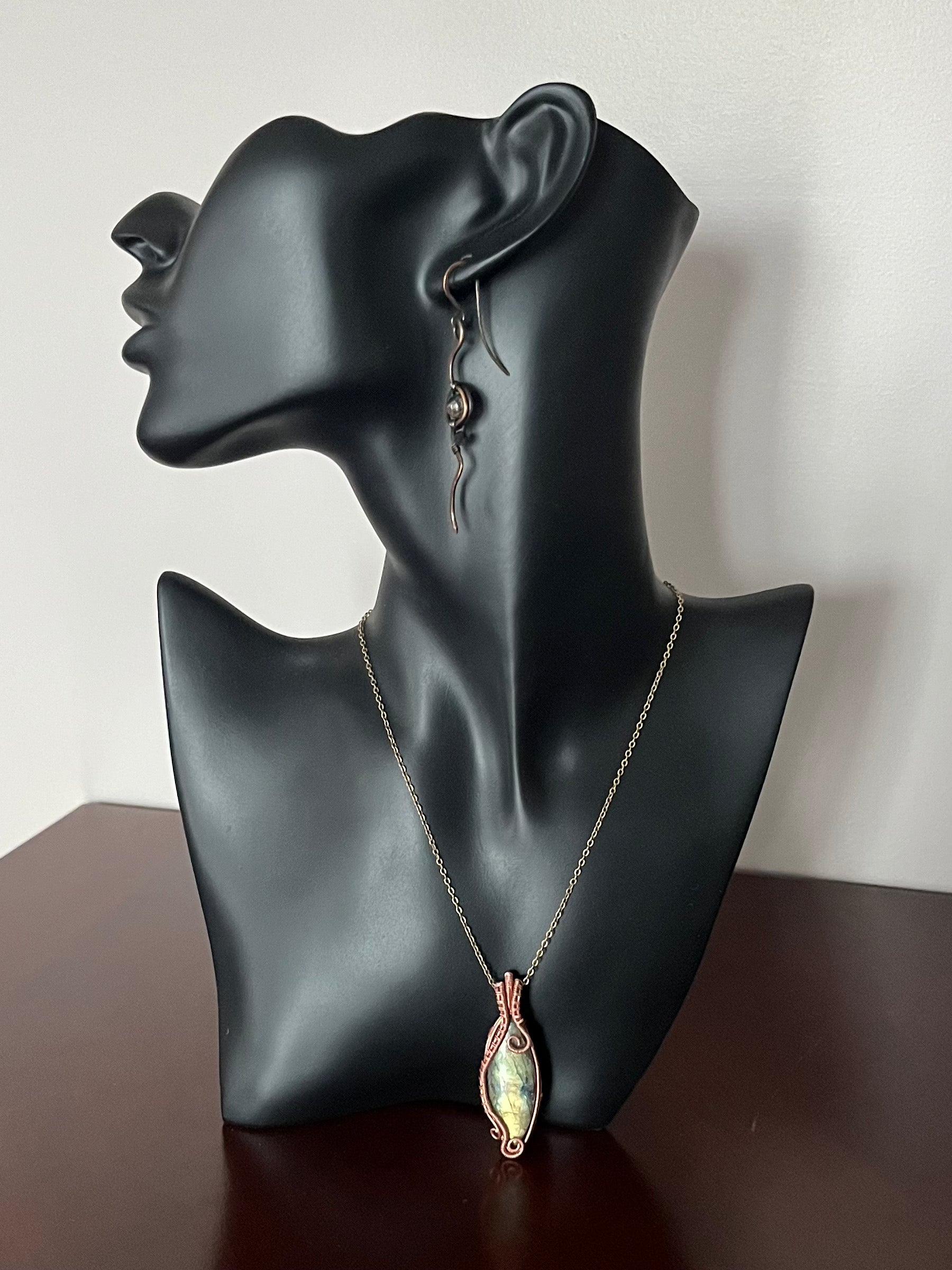 Green/Gold Labradorite Pendant