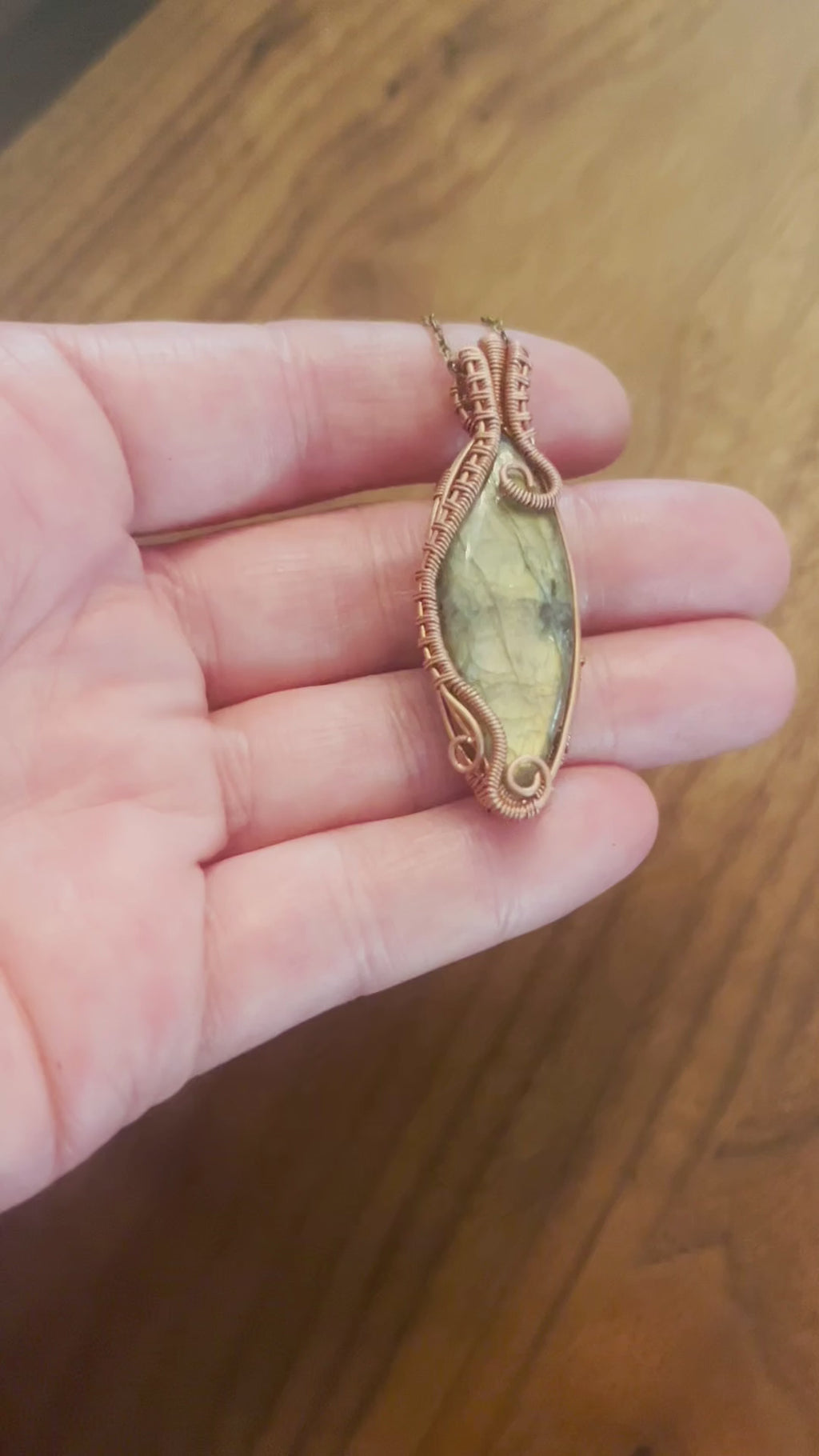 Green/Gold Labradorite Pendant